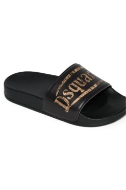 DSQUARED2 Vintage Logo Slide Slippers -Bambini Abbigliamento Negozio DQ0957P8149HA733 04 616684e7 5e0d 40fc 9e5e 2ea323624b0c