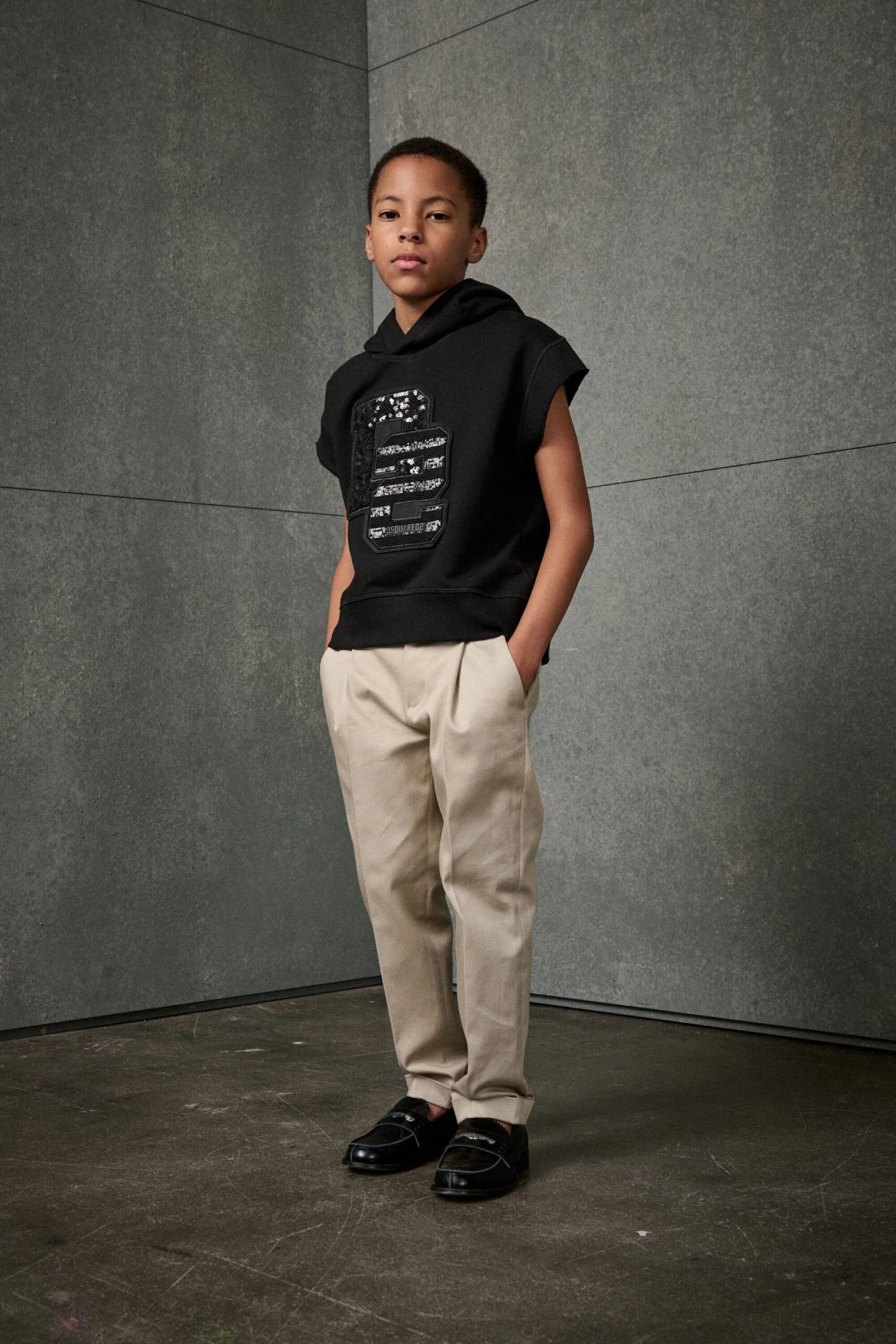 DSQUARED2 Sleeveless Evening Sweatshirt With Rhinestones Logo 1 DSQUARED2 Sleeveless Evening Sweatshirt With Rhinestones Logo