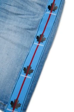 DSQUARED2 Shorts In Shaded Denim With Tape -Bambini Abbigliamento Negozio DQ2822D0AC1DQ01 04 9c4ff3e7 11f6 4748 91b3 f9b2132766fb