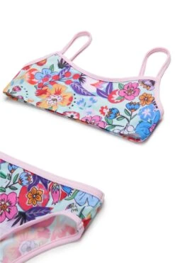 Marni Holiday Allover Bikini Swimming Costume 9 Marni Holiday Allover Bikini Swimming Costume -Bambini Abbigliamento Negozio M01353M00U20M851 03 782925a6 3d4a 4e85 b9e4 e11998ea7d90