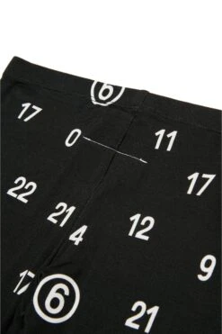MM6 Maison Margiela Allover Numeric Logo Leggings Pants 8 MM6 Maison Margiela Allover Numeric Logo Leggings Pants -Bambini Abbigliamento Negozio M60740MM05KM6900 04 d5a3bad3 3362 444e b441 4e2855837c73