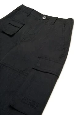 MM6 Maison Margiela Cargo Shorts Branded With Numeric Logo -Bambini Abbigliamento Negozio M60745MM05FM6900 03 7655cc22 a025 4a1c 99b8 e543de0ffb27