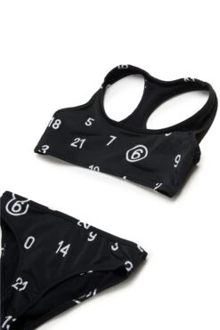 MM6 Maison Margiela Allover Numeric Logo Bikini Swimsuit -Bambini Abbigliamento Negozio M60777MM05QM6900 03 71b93741 ae12 467d a81d 86075c857bea