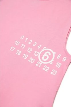 MM6 Maison Margiela Sleeveless Cover-up Dress With Numeric Logo 10 MM6 Maison Margiela Sleeveless Cover-up Dress With Numeric Logo -Bambini Abbigliamento Negozio M60780MM04IM6308 04 c6e6fa03 21cb 49a1 8a59 edb6578e3106