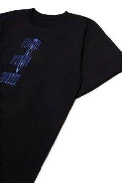 MM6 Maison Margiela Stretched Logo Jersey T-shirt -Bambini Abbigliamento Negozio M60804MM02YM6900 03 32121235 0798 4ed7 80bb 4a9e5c1e5022