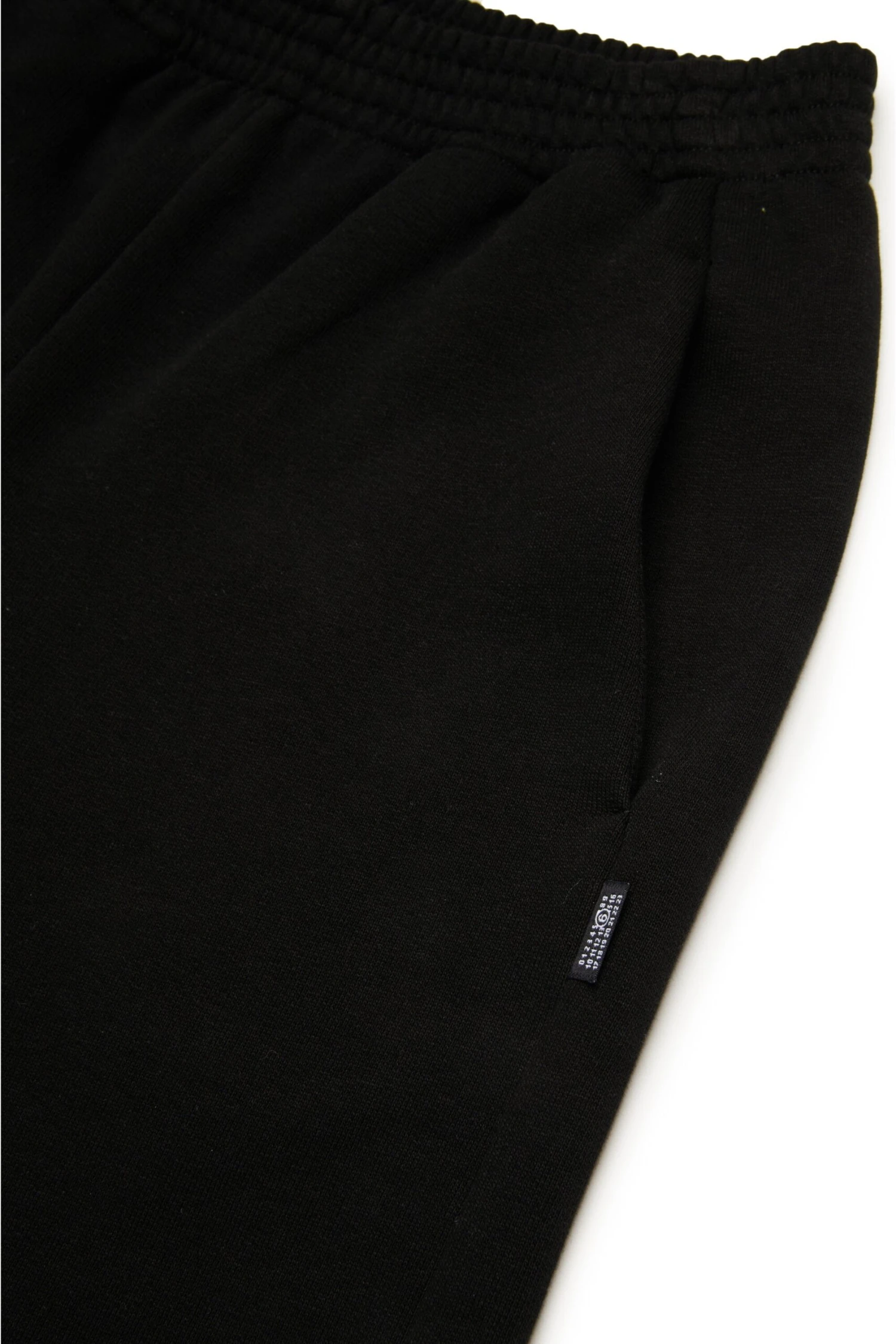 MM6 Maison Margiela Fleece Shorts With Raw Cut Hems 4 MM6 Maison Margiela Fleece Shorts With Raw Cut Hems - immagine 4